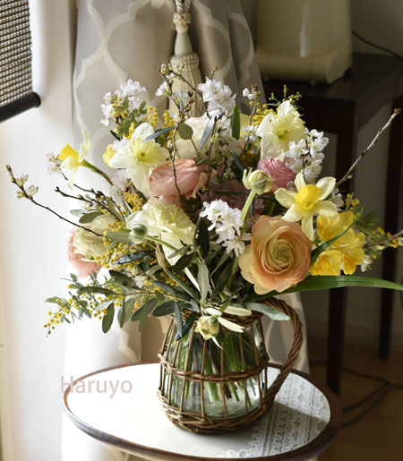 桜、ラナンキュラス、スイセン